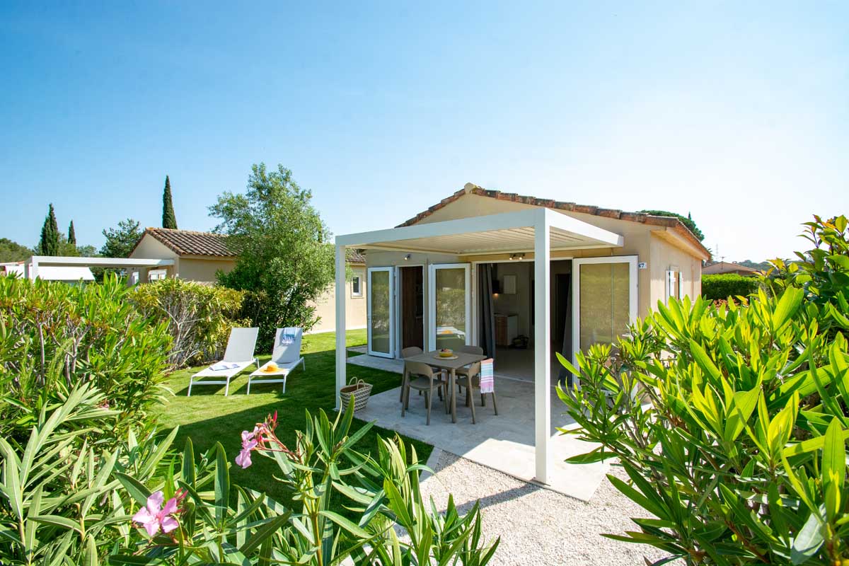 psj-oasis-villa-confort-6-8-exterieur Oasis Village – Villa Confort 6-8 | Extérieur